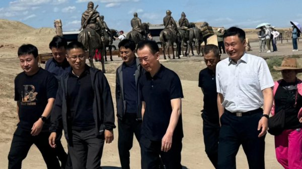 王健林现身新疆克拉玛依，“正磋商和克拉玛依调和的可能性”